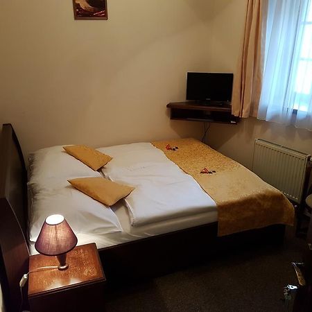 Hotel Barbora เชสกี้ครุมลอฟ ภายนอก รูปภาพ