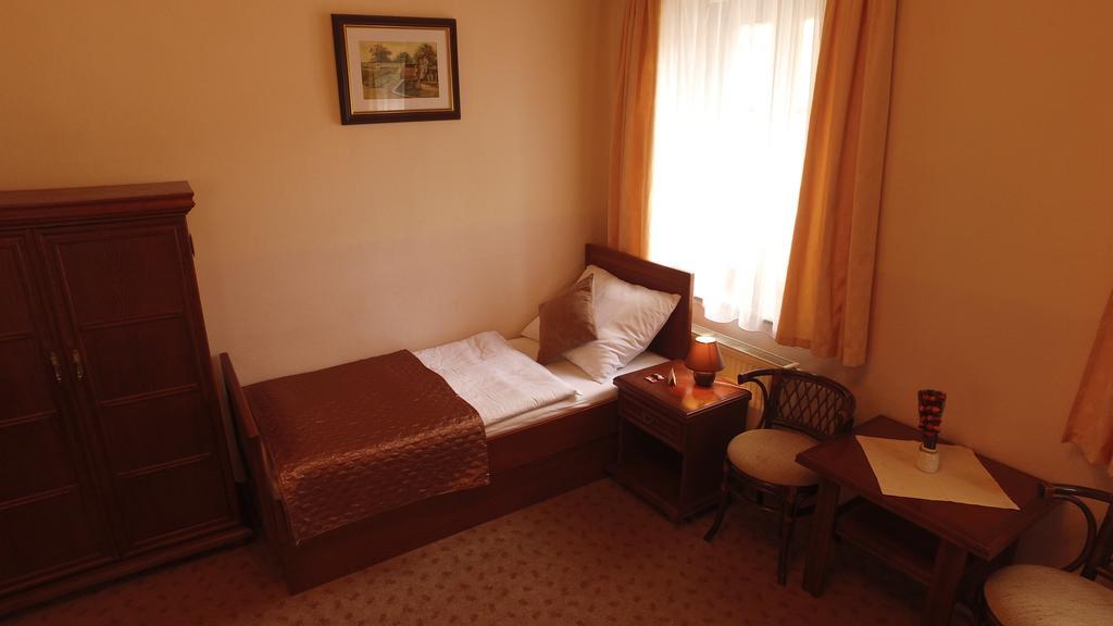 Hotel Barbora เชสกี้ครุมลอฟ ภายนอก รูปภาพ